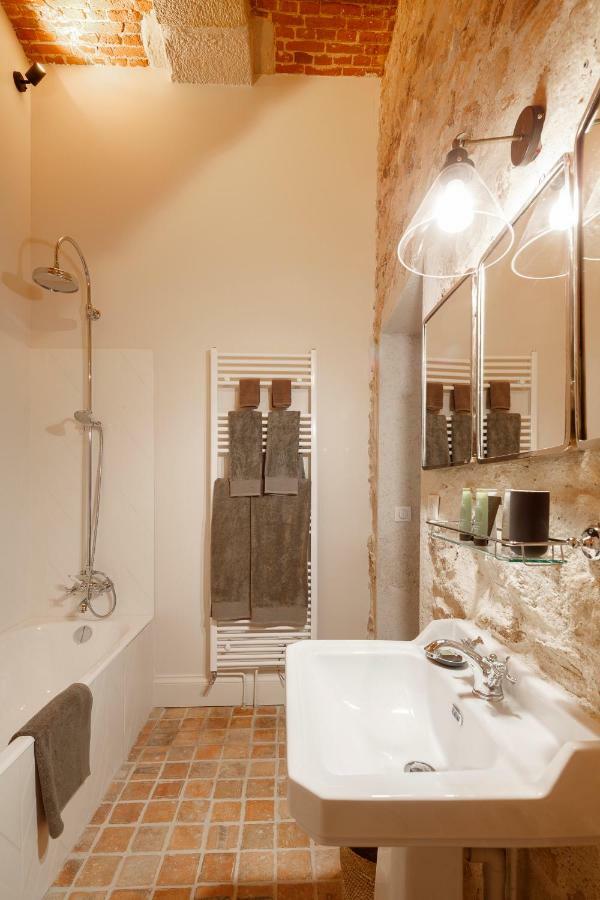 Ferienwohnung Le Domaine De Fleury - Pierres D'Histoire Exterior foto